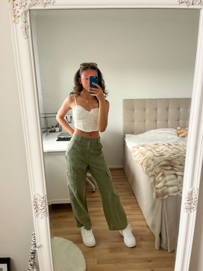 Green cargo pants outfit