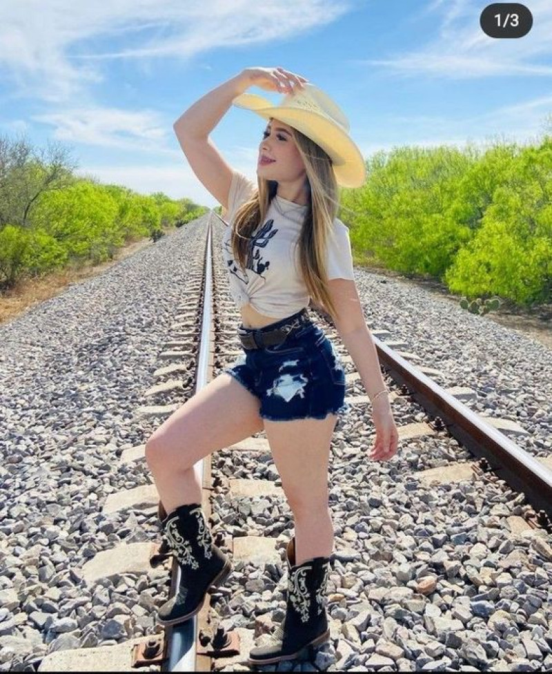 Cowgirl Outfits With Shorts